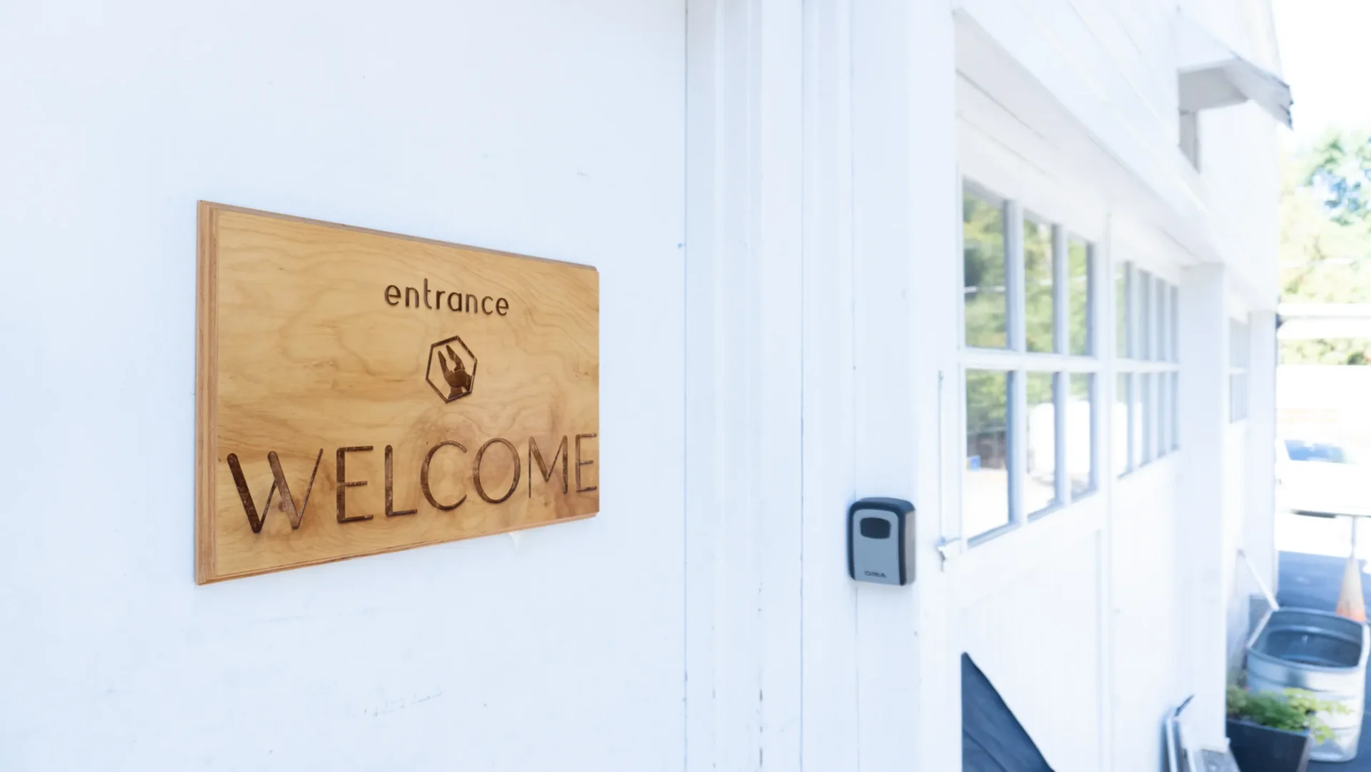 welcome sign for Seattle REconomy's NE Seattle Tool Library